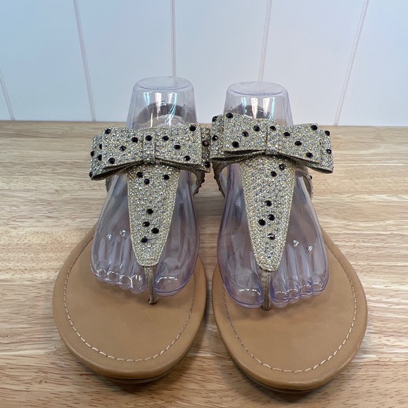 MATERIAL GIRL Shayleen flat thong size 10M - Picture 5 of 7